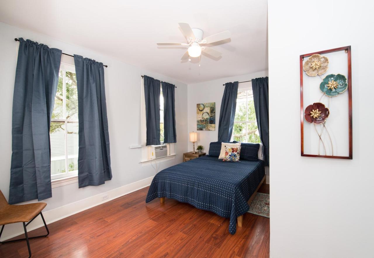 Вилла Beautiful Two-Story In Central Galveston, Short Walk To Beach, Near Downtown! | Seas The Breeze Экстерьер фото