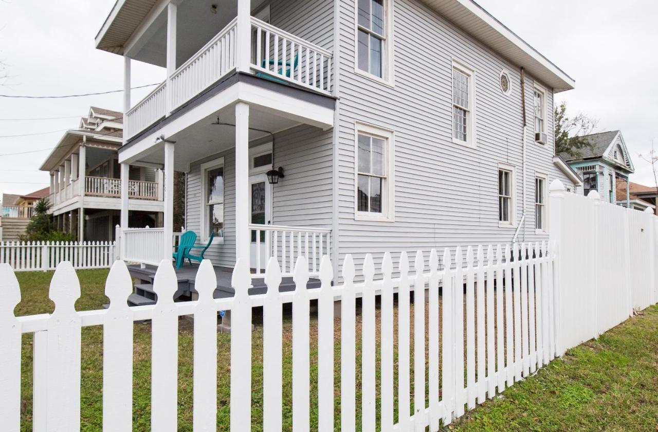 Вилла Beautiful Two-Story In Central Galveston, Short Walk To Beach, Near Downtown! | Seas The Breeze Экстерьер фото