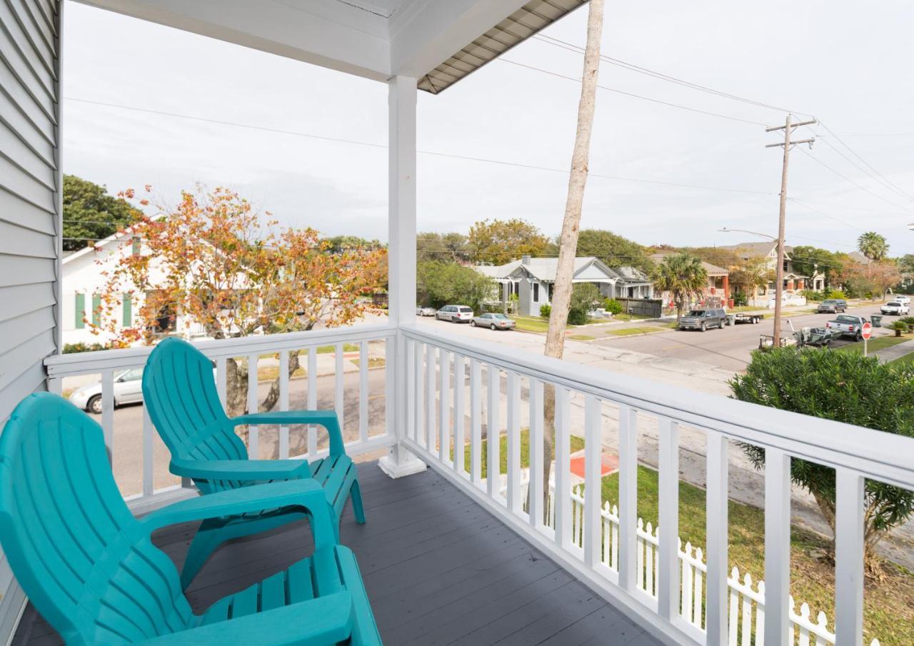 Вилла Beautiful Two-Story In Central Galveston, Short Walk To Beach, Near Downtown! | Seas The Breeze Экстерьер фото