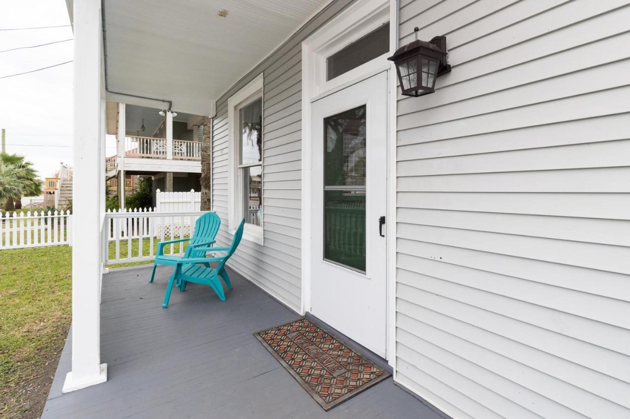 Вилла Beautiful Two-Story In Central Galveston, Short Walk To Beach, Near Downtown! | Seas The Breeze Экстерьер фото