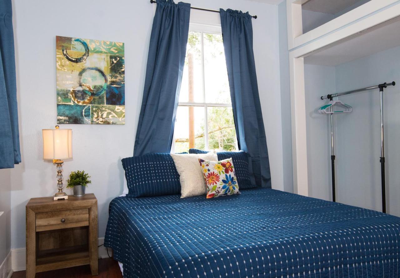 Вилла Beautiful Two-Story In Central Galveston, Short Walk To Beach, Near Downtown! | Seas The Breeze Экстерьер фото