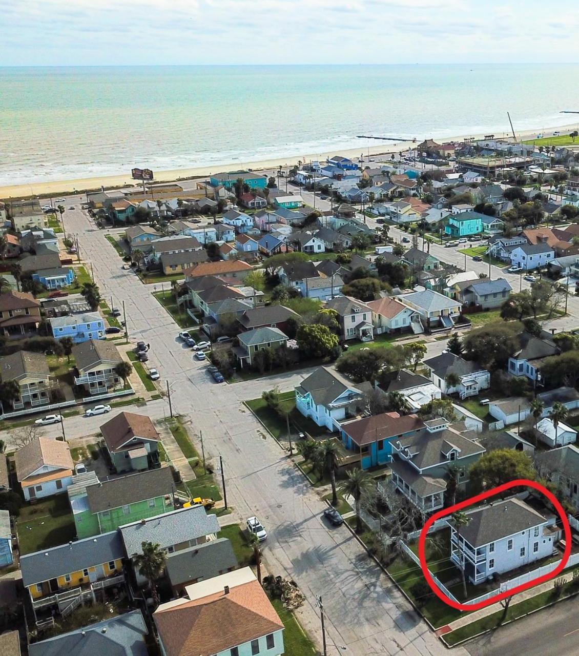 Вилла Beautiful Two-Story In Central Galveston, Short Walk To Beach, Near Downtown! | Seas The Breeze Экстерьер фото